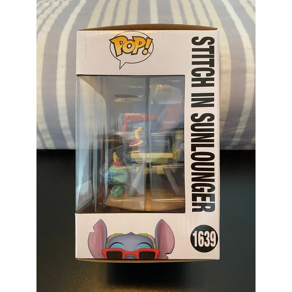 Funko Pop Disney: Lilo & Stitch - Stitch In Sunlounger - Picture 2 of 6